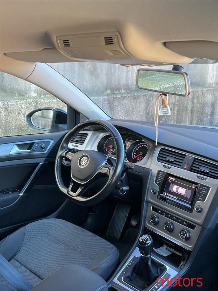 2014' Volkswagen Golf photo #5