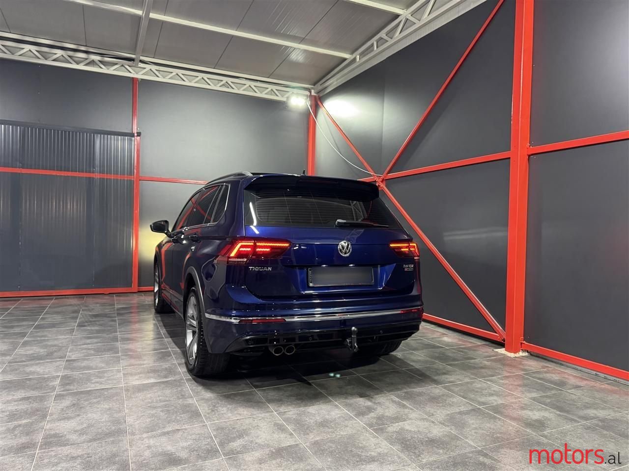 2018' Volkswagen Tiguan photo #5