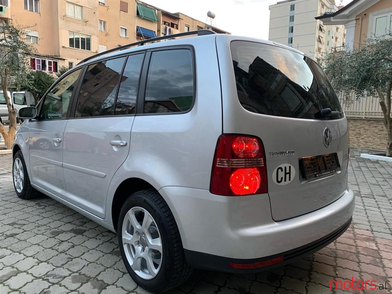 2006' Volkswagen Touran photo #5