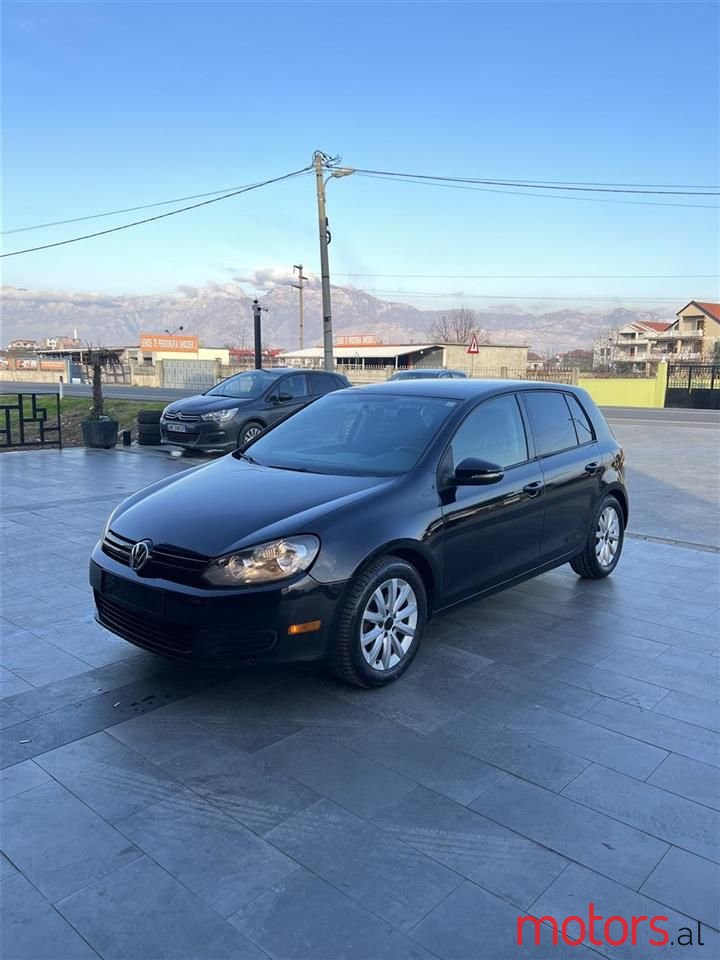 2010' Volkswagen Golf photo #1