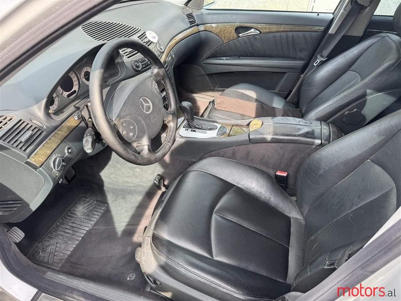 2003' Mercedes-Benz E 270 photo #2