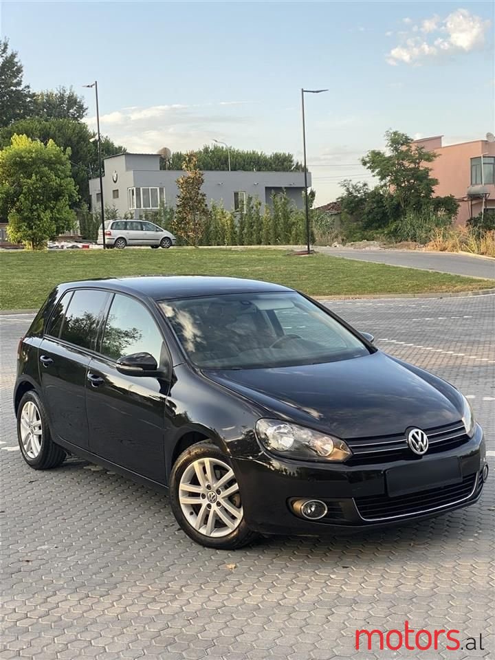 2010' Volkswagen Golf photo #1