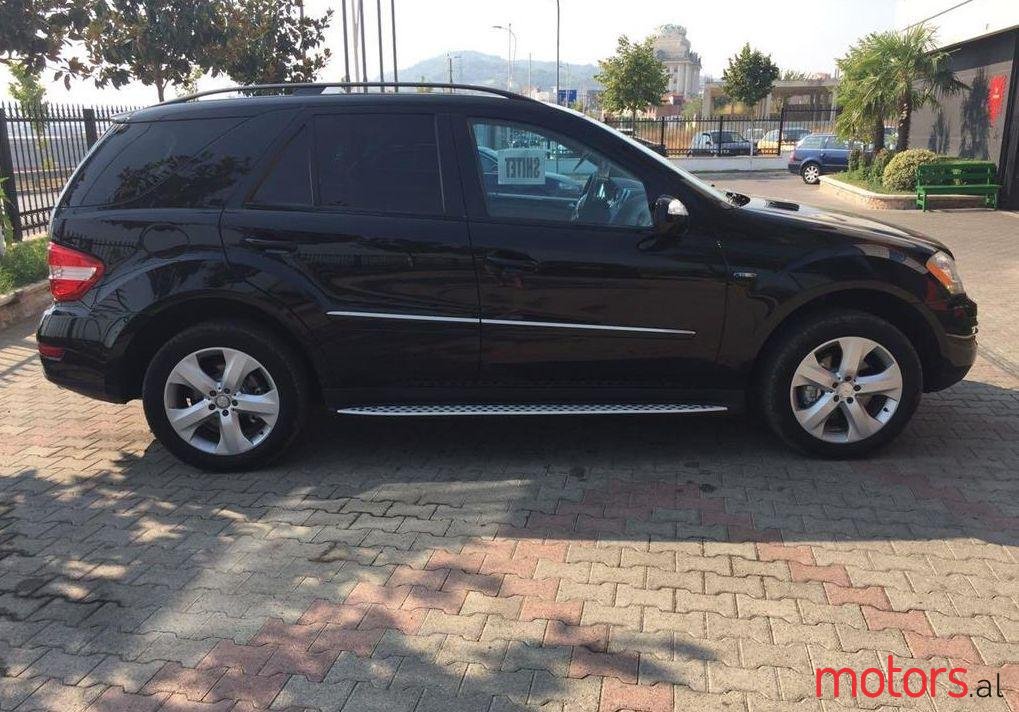 2009' Mercedes-Benz ML 320 photo #1