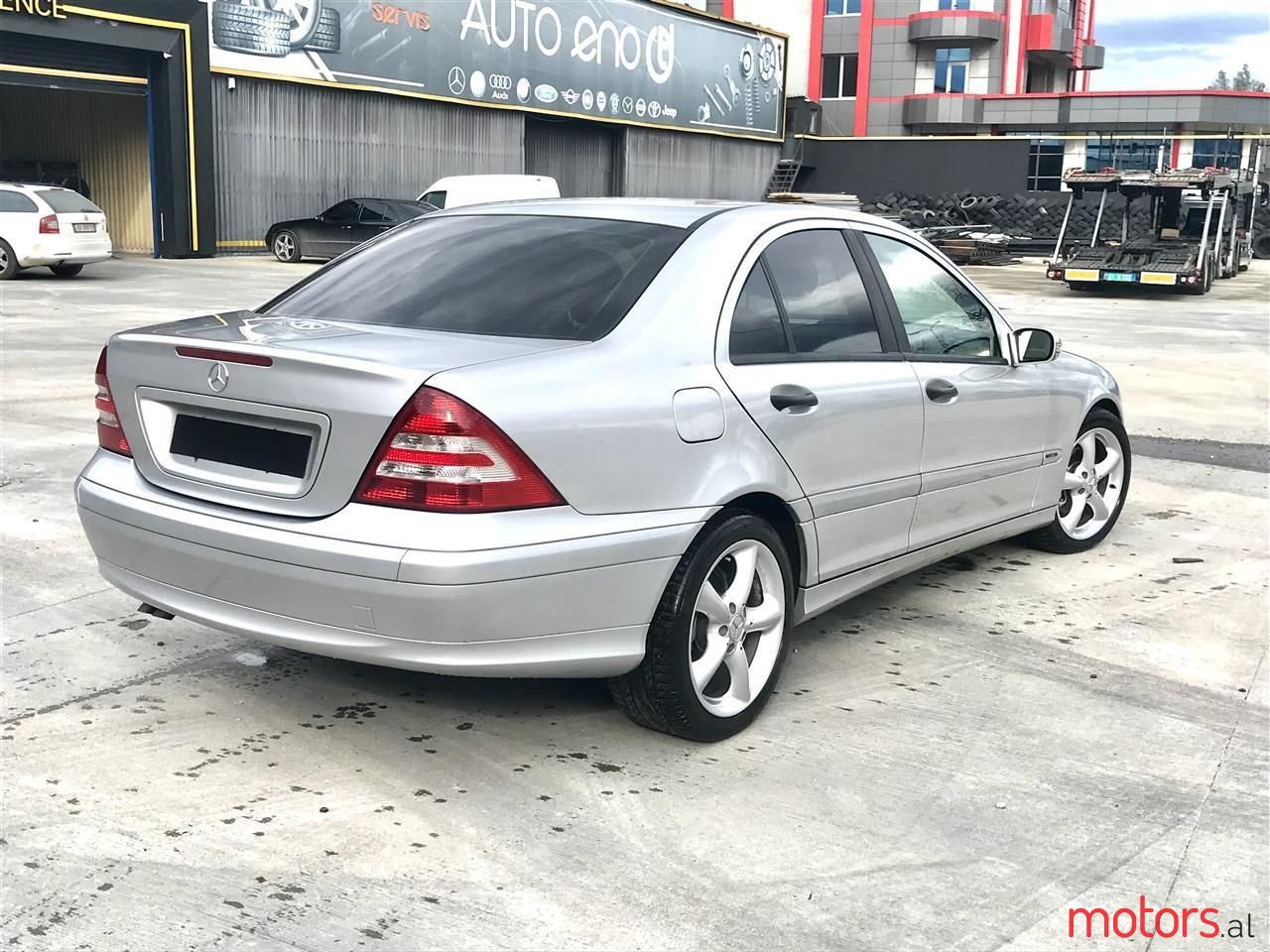 2004' Mercedes-Benz C 220 photo #3