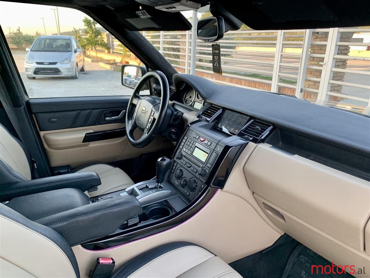 2012' Land Rover Range Rover Sport photo #3