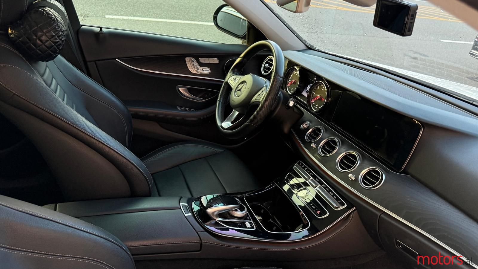 2017' Mercedes-Benz E 220 photo #5