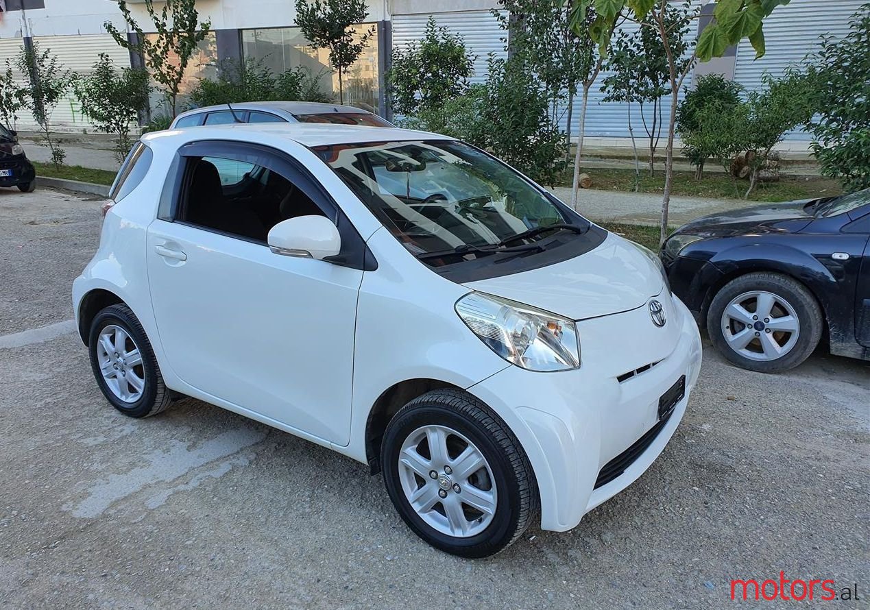 2009' Toyota iQ photo #1