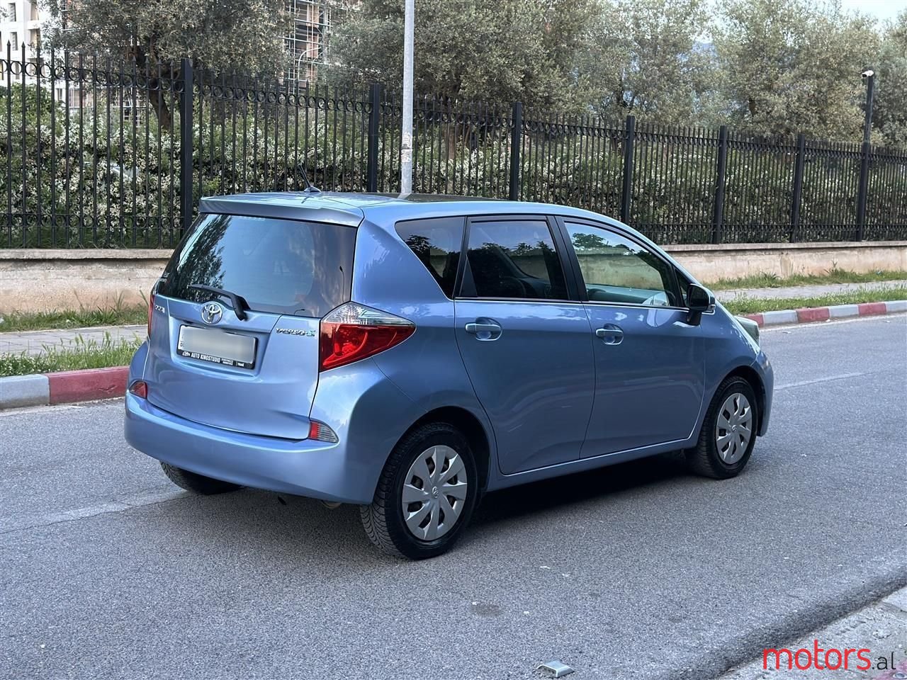 2012' Toyota Verso-S photo #5