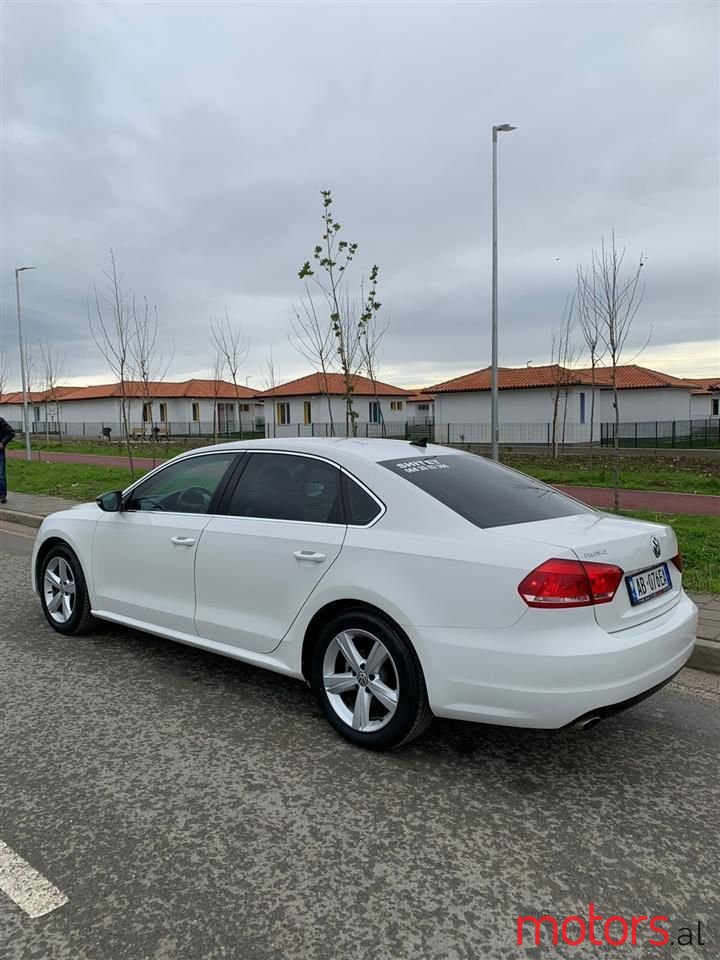 2012' Volkswagen Passat photo #2
