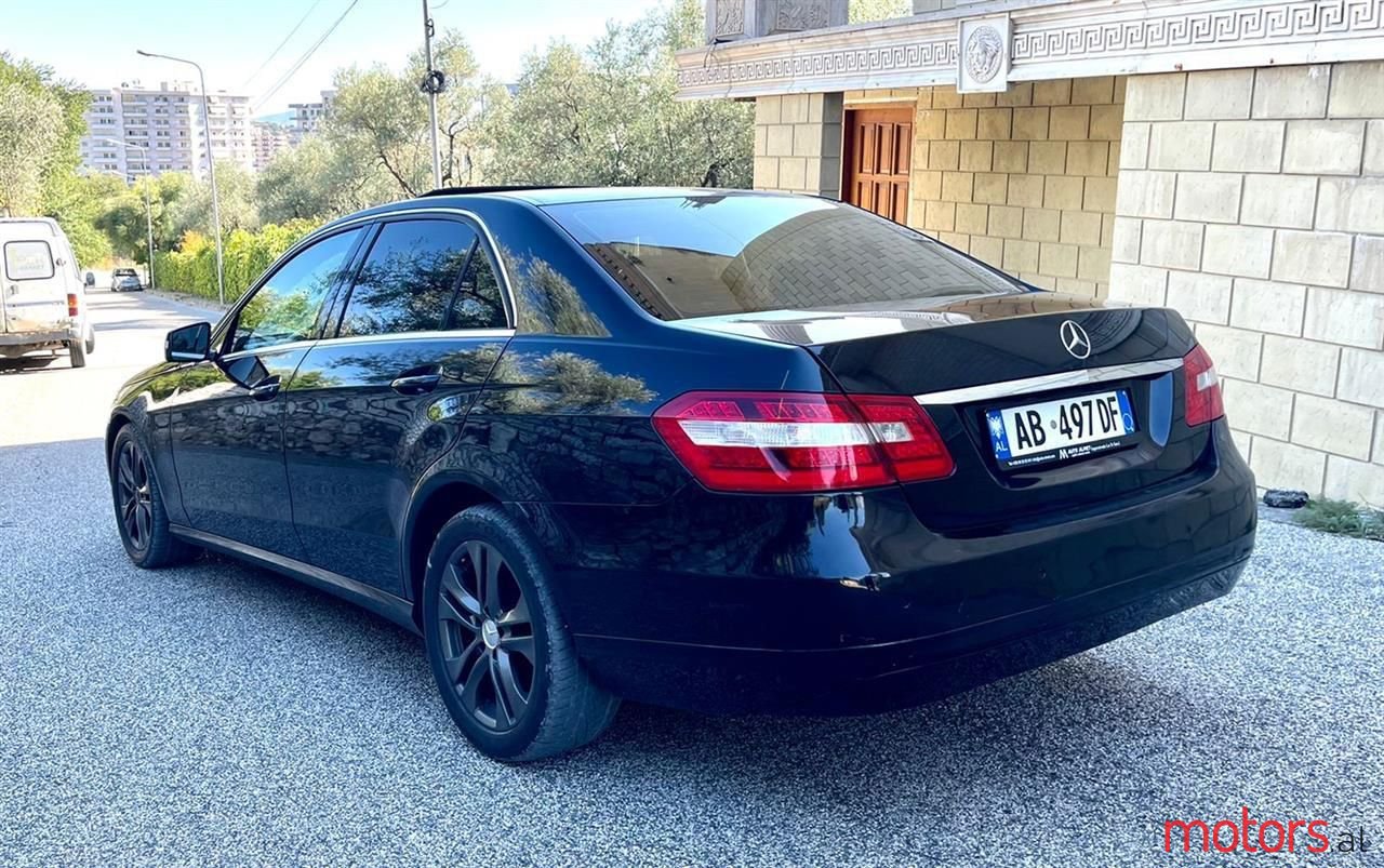 2013' Mercedes-Benz E 220 photo #6