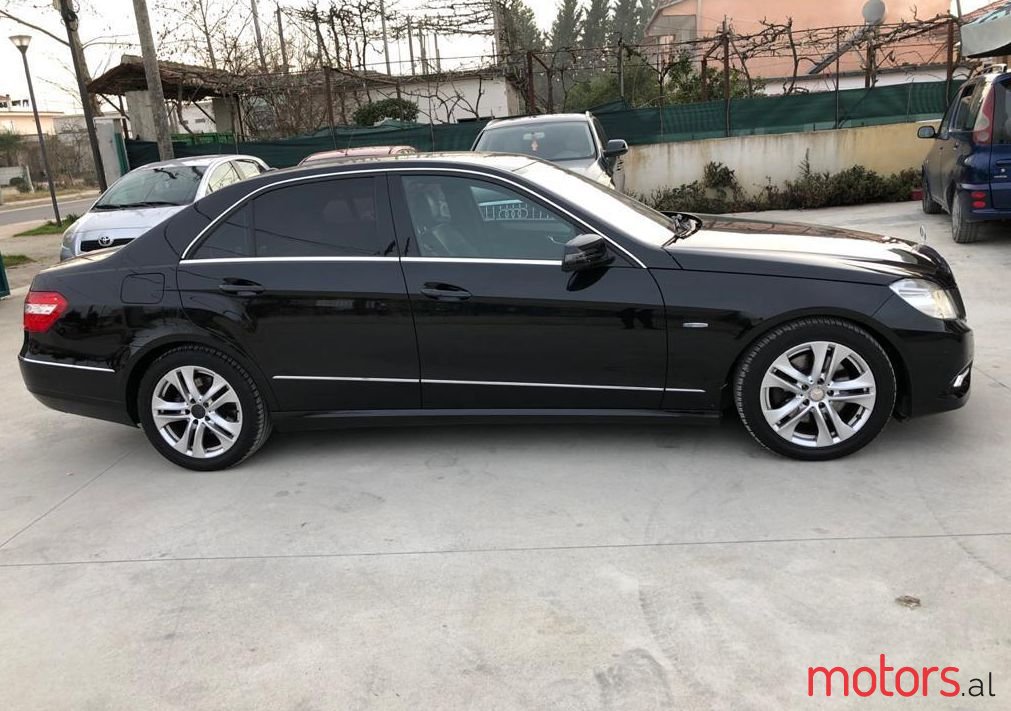 2010' Mercedes-Benz E 250 photo #1