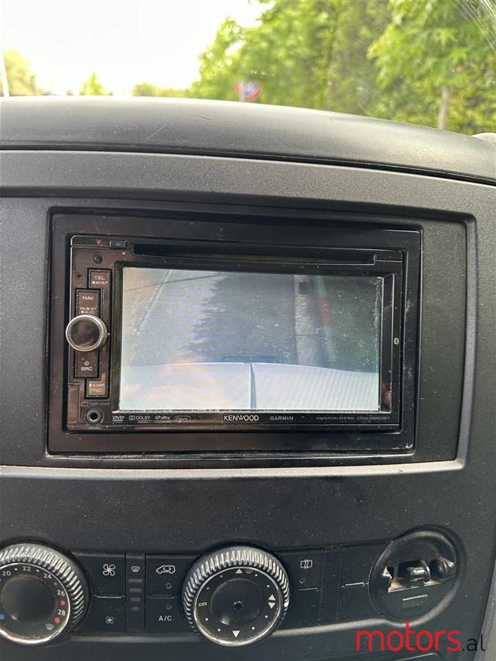 2011' Mercedes-Benz Sprinter photo #4