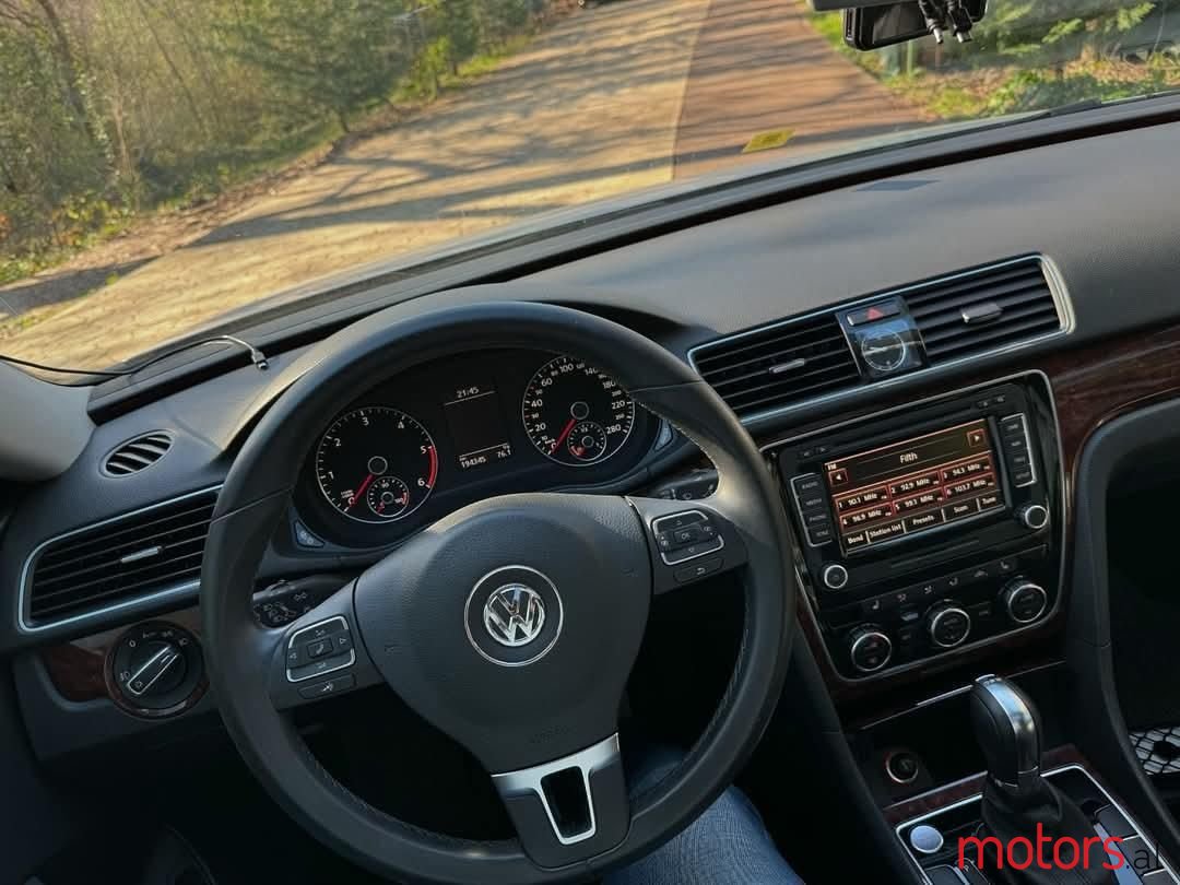 2013' Volkswagen Golf photo #2