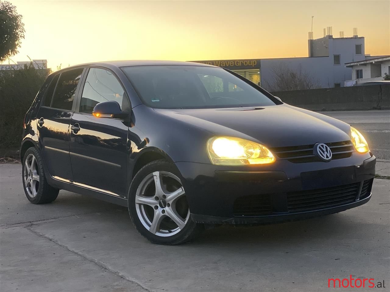 2005' Volkswagen Golf photo #1