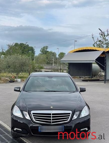 2010' Mercedes-Benz E 220 photo #1