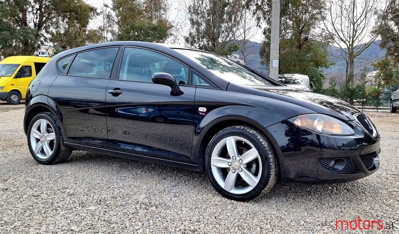 2009' SEAT Leon photo #1