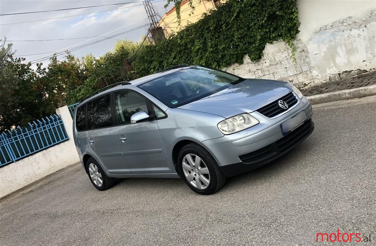2006' Volkswagen Touran photo #2