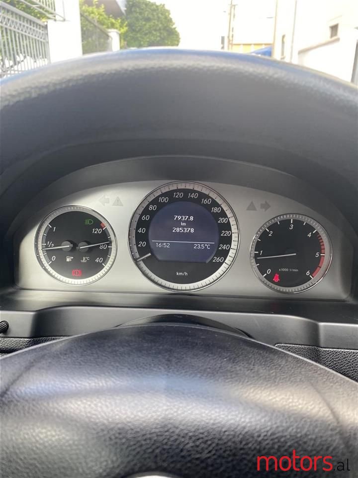 2009' Mercedes-Benz C 200 photo #2