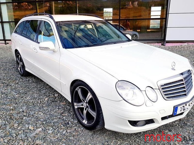 2008' Mercedes-Benz E 220 photo #1