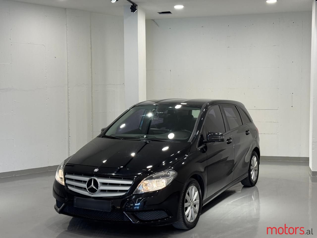 2013' Mercedes-Benz B 200 photo #3