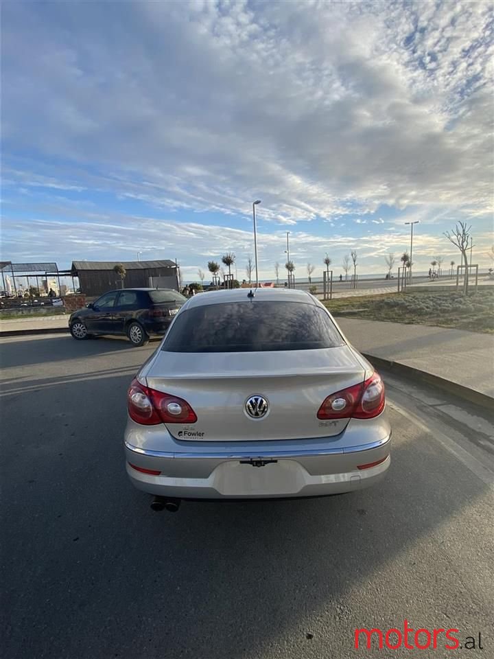 2009' Volkswagen Passat photo #4