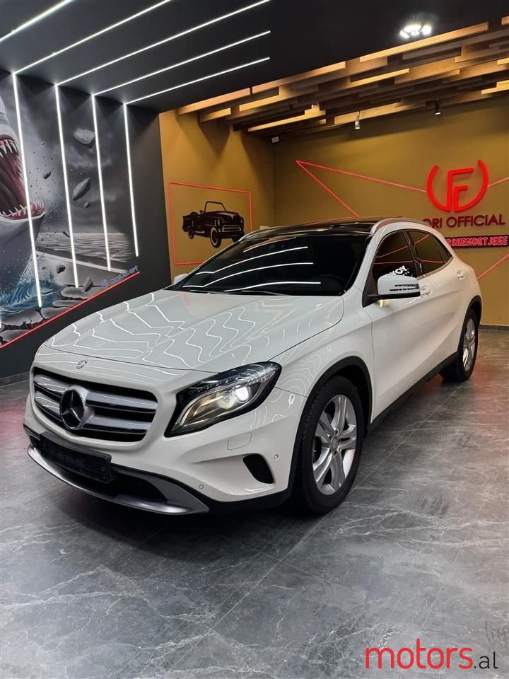 2014' Mercedes-Benz GLA 200 photo #1