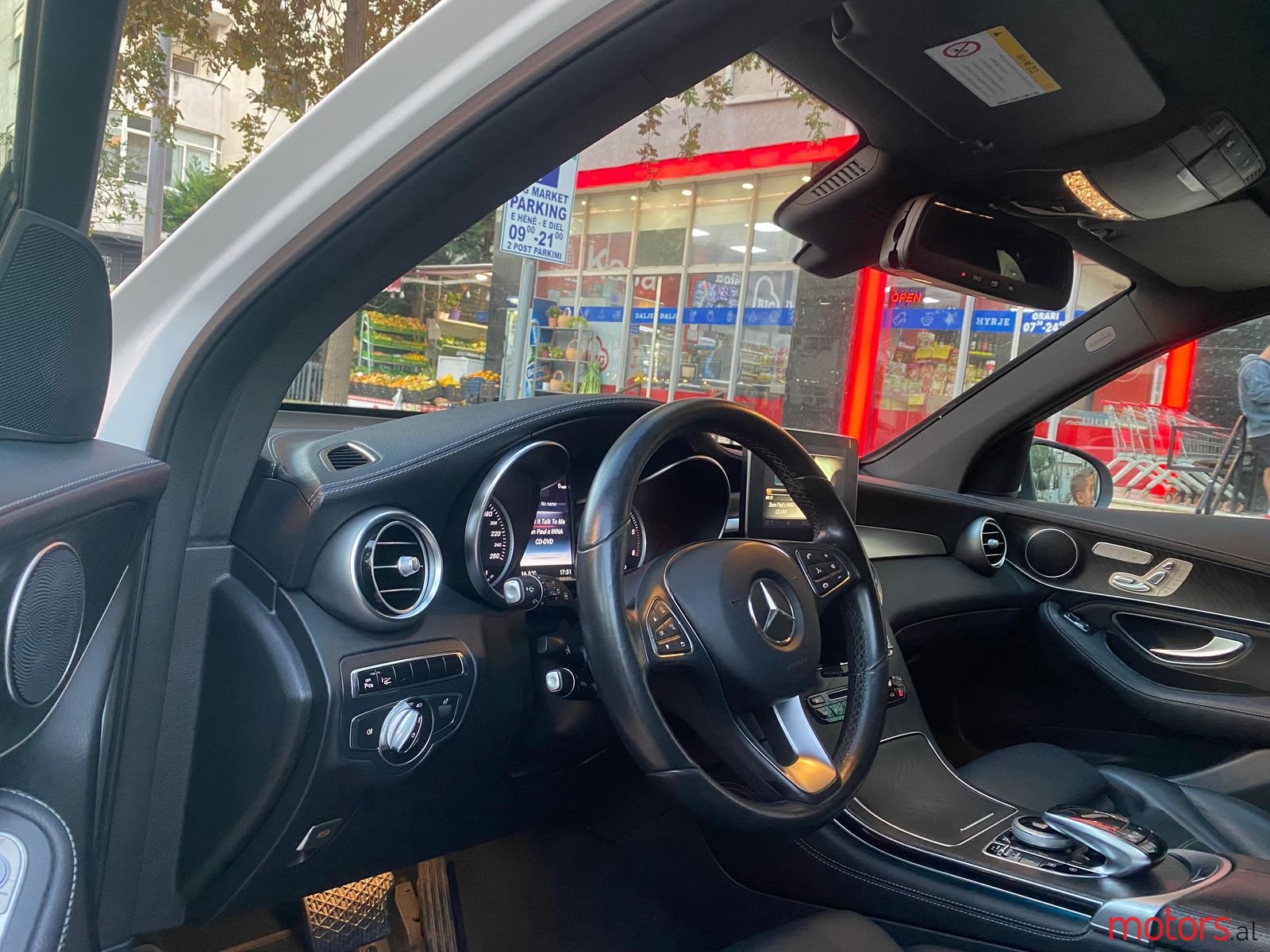 2016' Mercedes-Benz GLC 220 photo #4