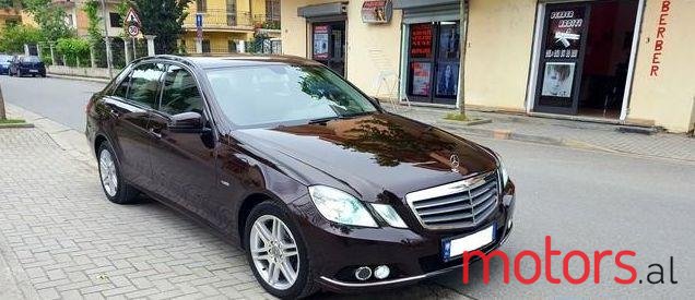 2011' Mercedes-Benz E-Class photo #1