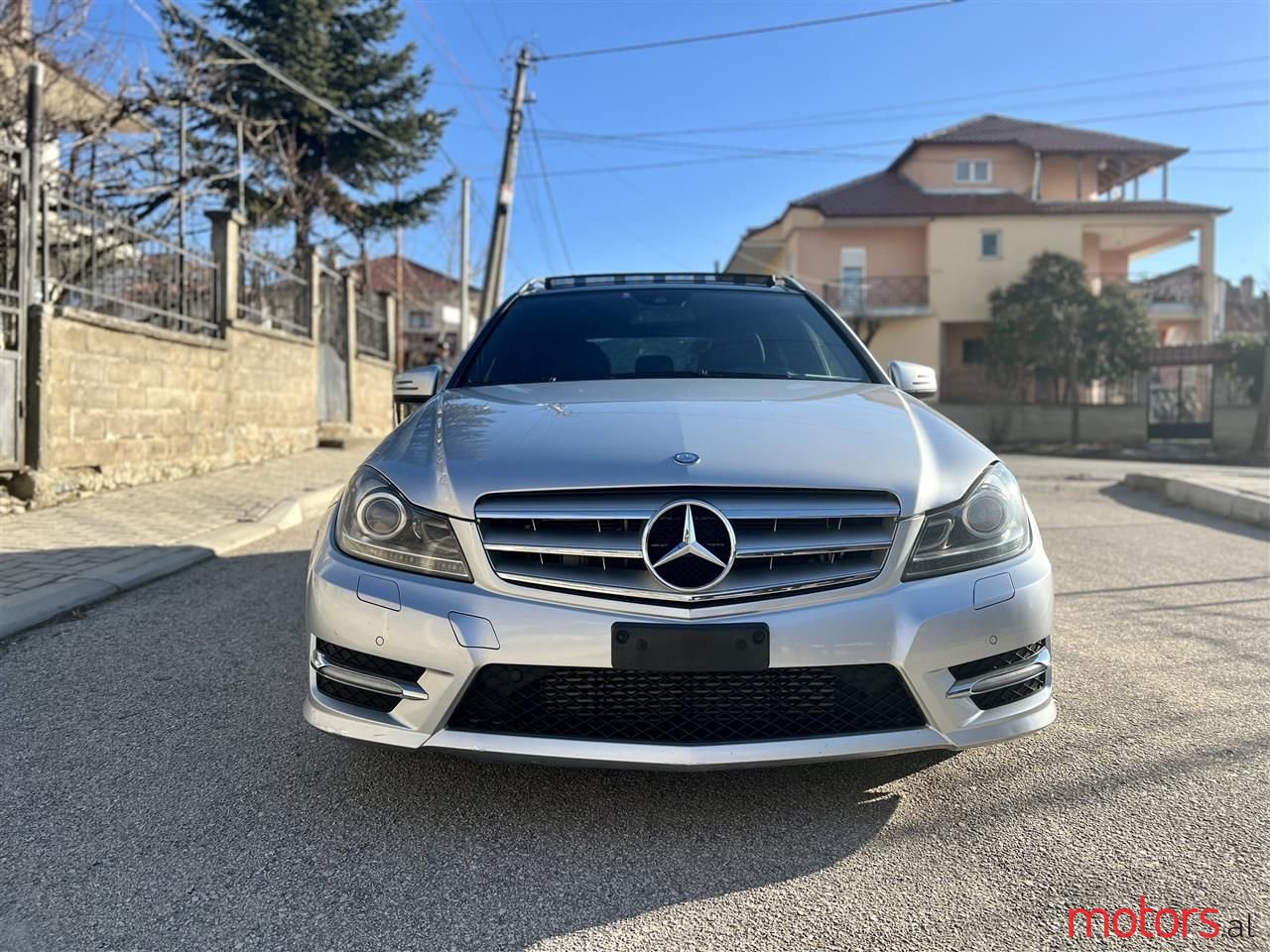 2012' Mercedes-Benz C 250 photo #1