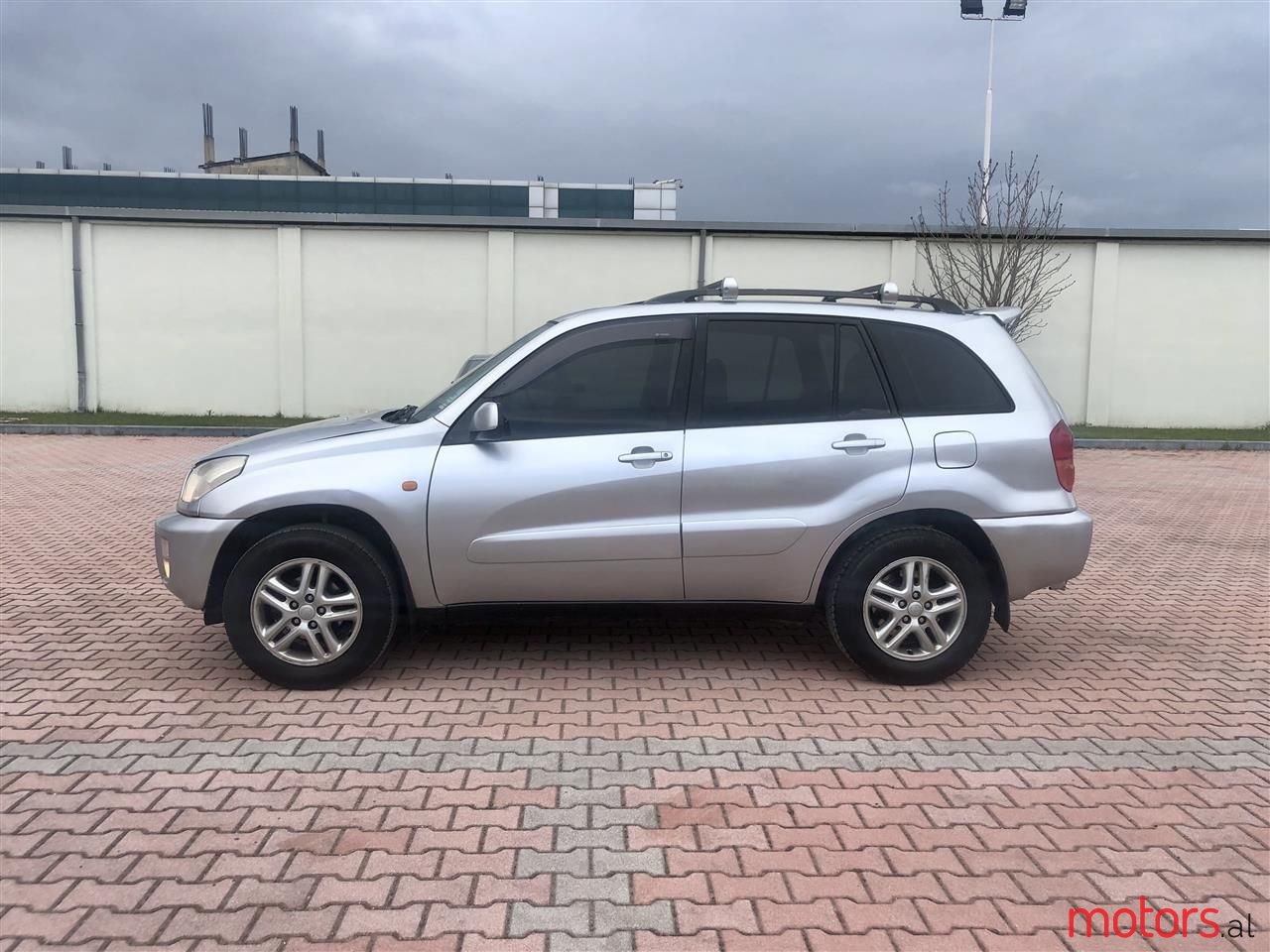 2002' Toyota RAV4 photo #2