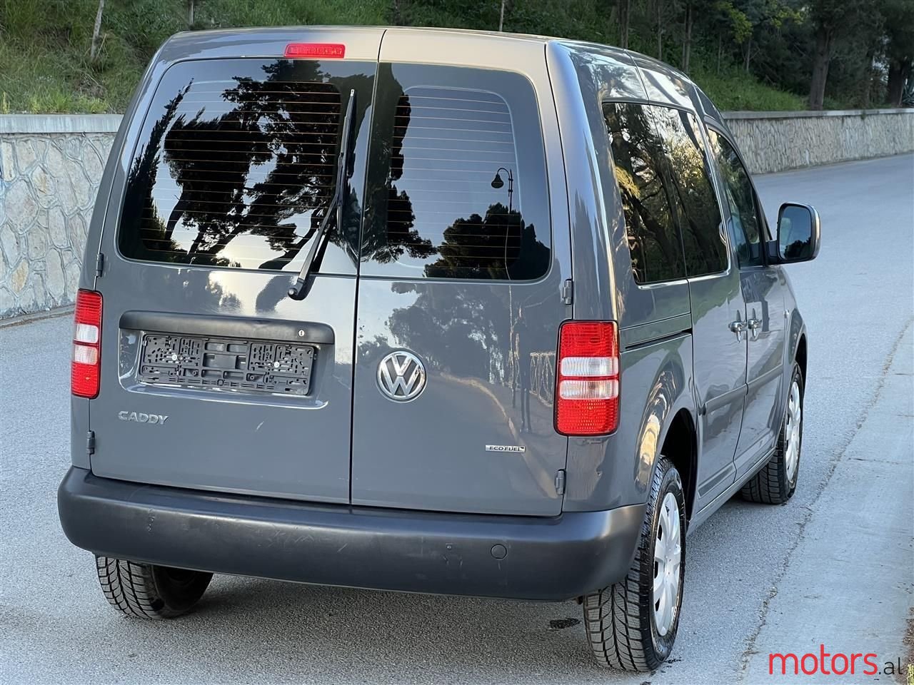 2011' Volkswagen Caddy photo #4