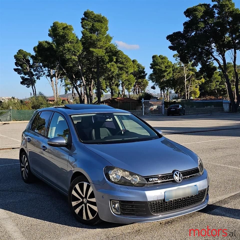 2009' Volkswagen Golf photo #1