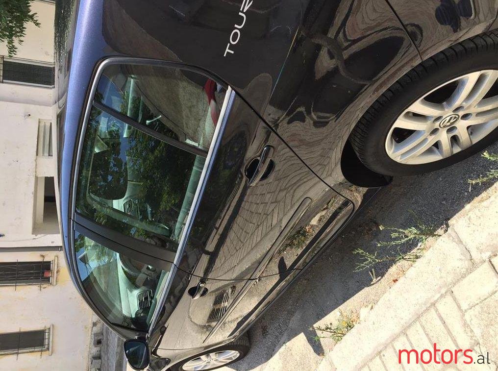 2007' Volkswagen Golf photo #1