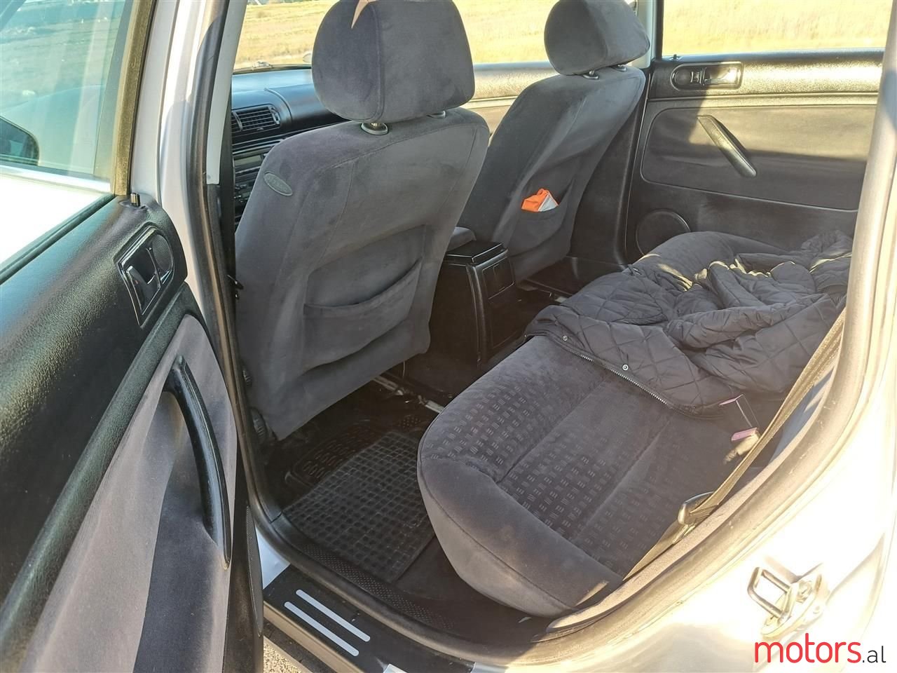 2003' Volkswagen Passat photo #6