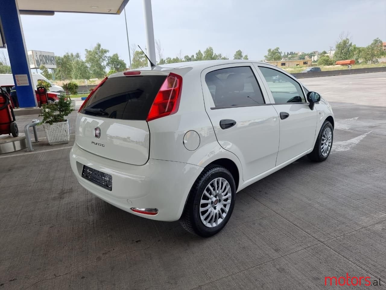 2016' Fiat Grande Punto photo #2
