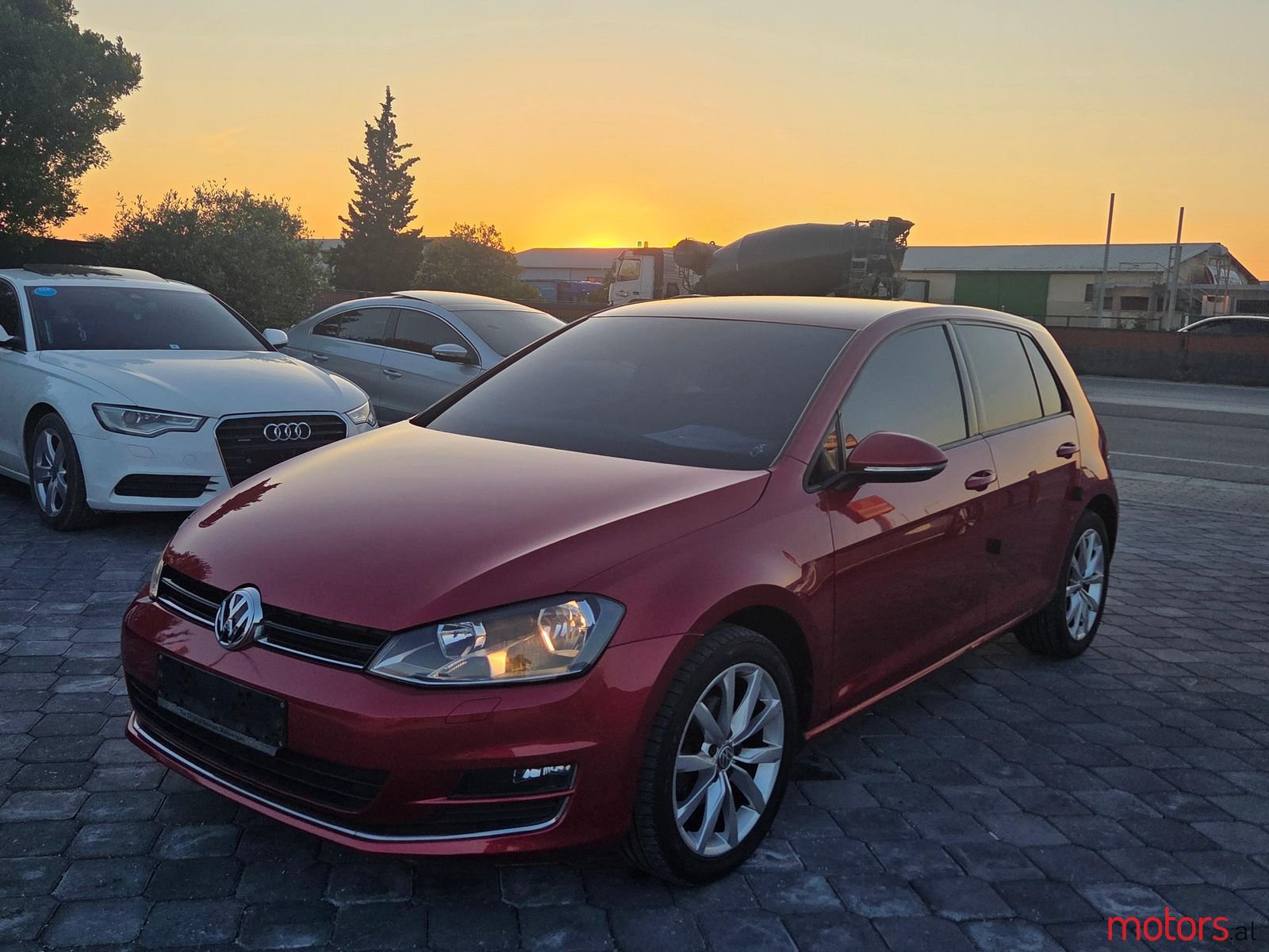 2015' Volkswagen Golf photo #2