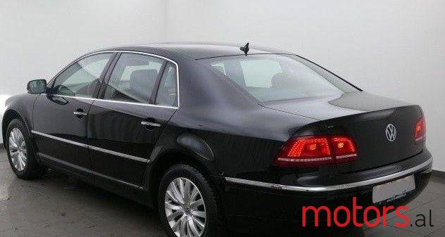 2011' Volkswagen Phaeton photo #1