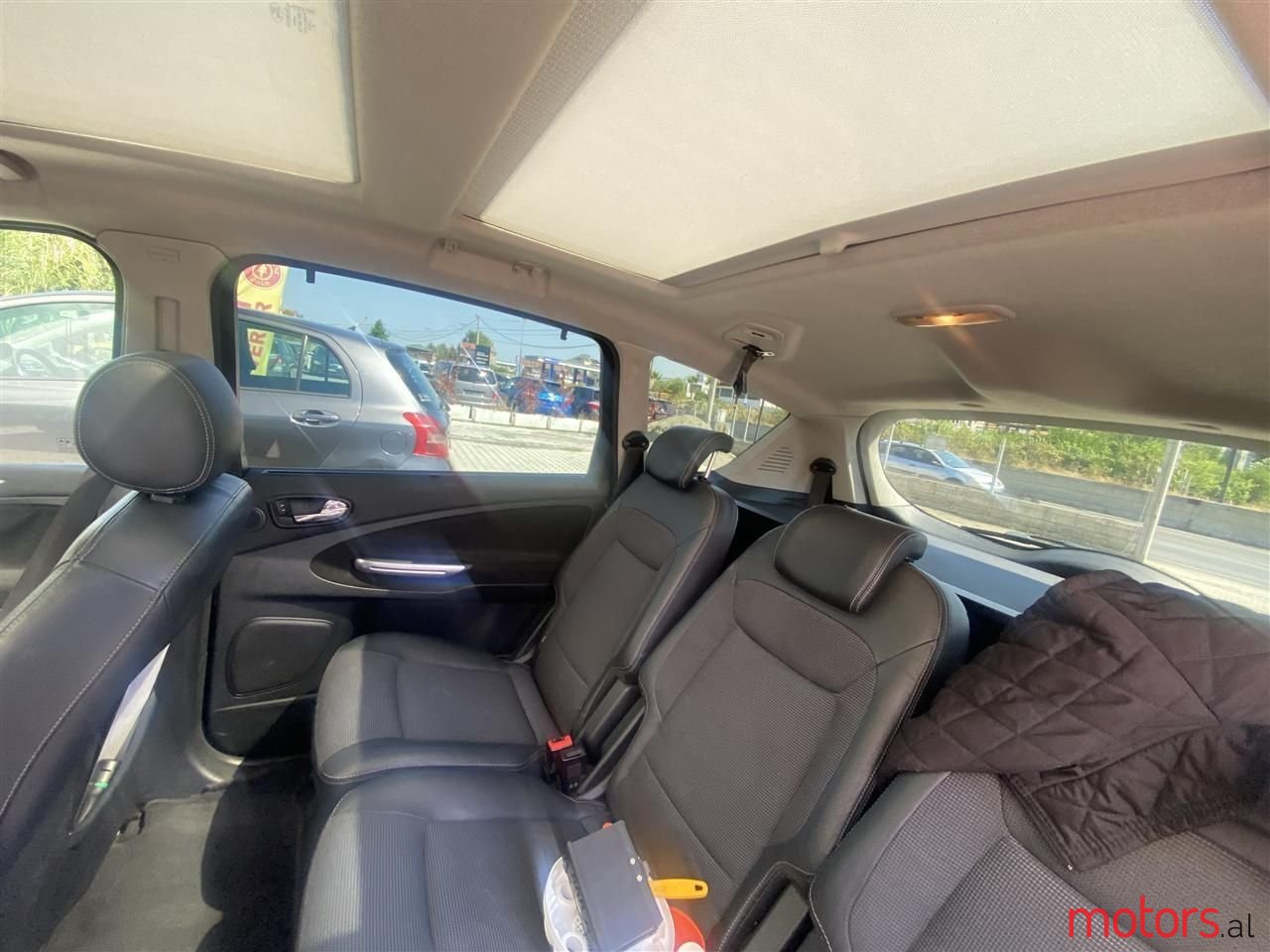 2008' Ford S-Max photo #4