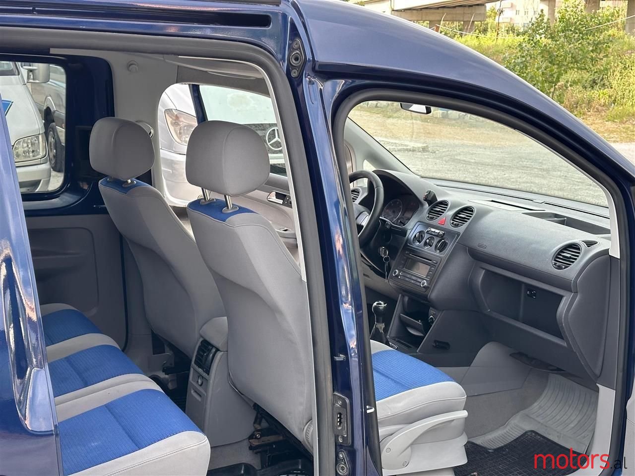 2007' Volkswagen Caddy photo #3