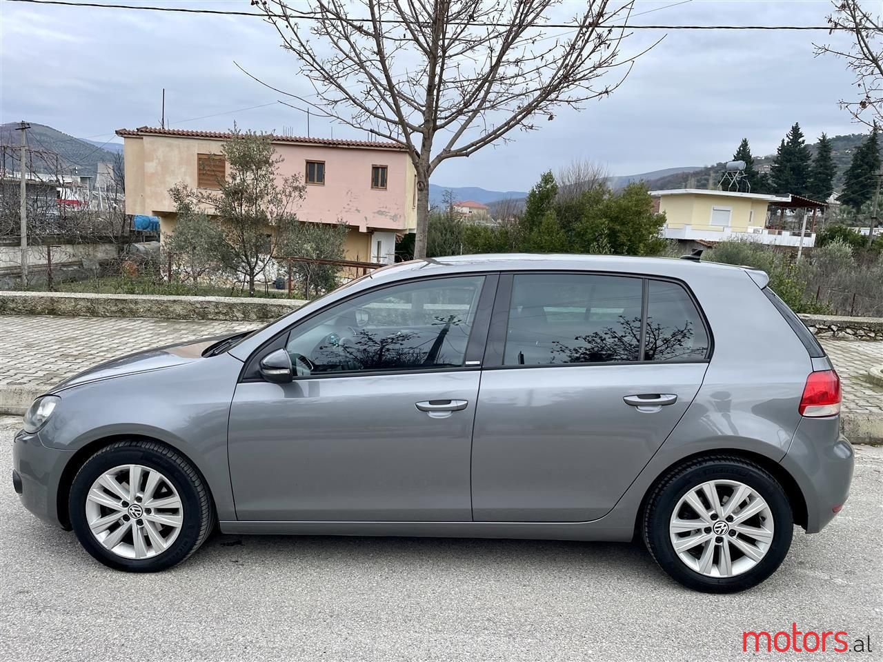 2012' Volkswagen Golf photo #4