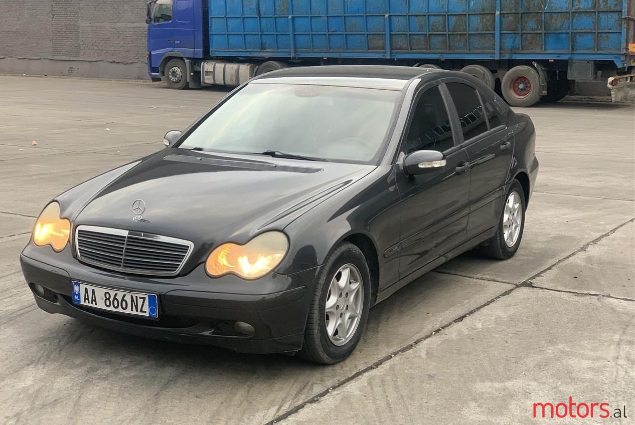 2002' Mercedes-Benz C 200 photo #1