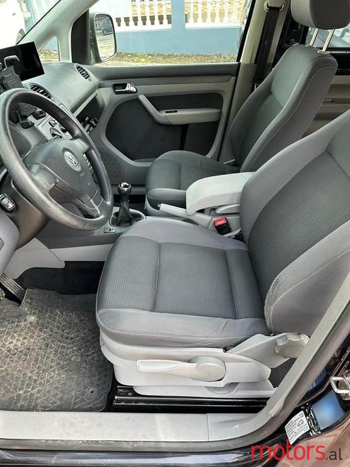 2010' Volkswagen Caddy photo #2