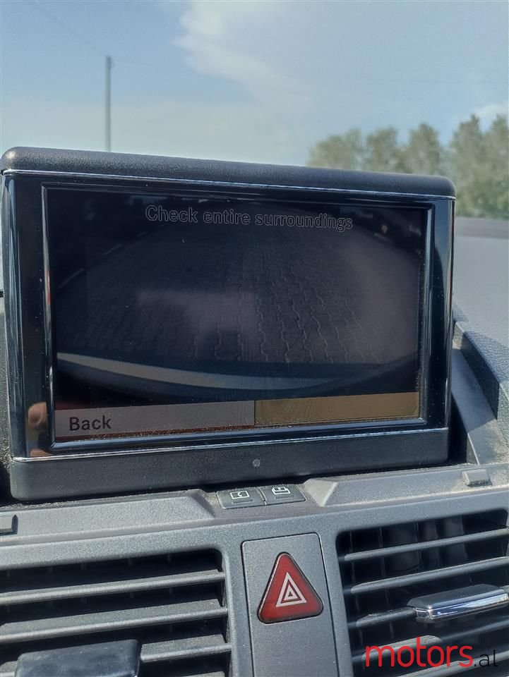 2011' Mercedes-Benz C 220 photo #6