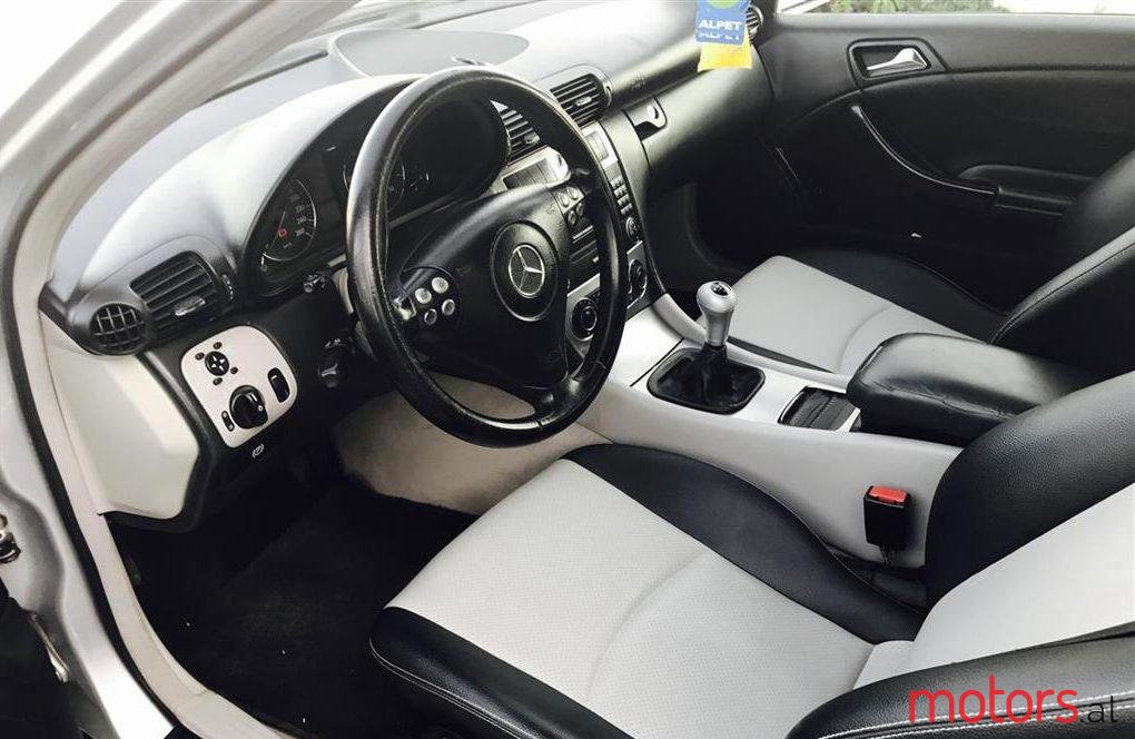 2004' Mercedes-Benz C 220 photo #1