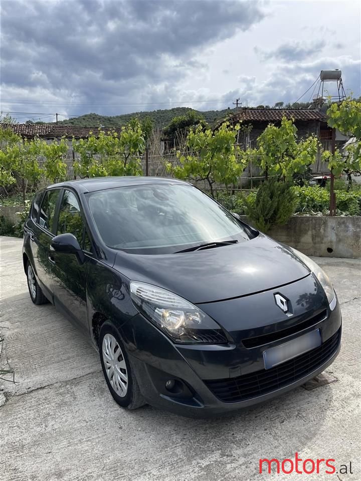 2010' Renault Scenic photo #5