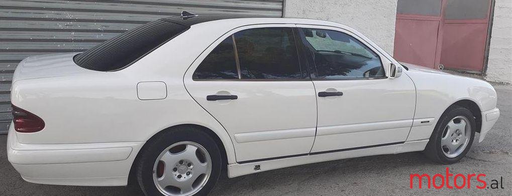 2000' Mercedes-Benz E 200 photo #1