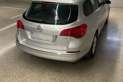 2013' Opel Astra Sport Tourer