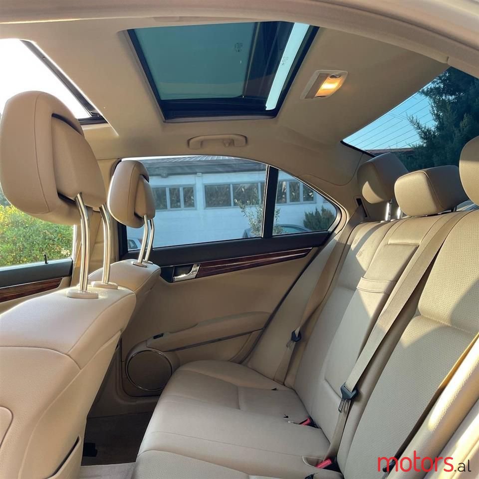 2010' Mercedes-Benz C 300 photo #3