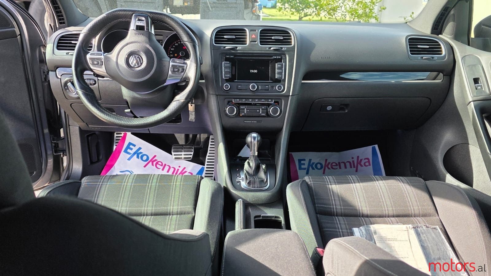 2010' Volkswagen Golf photo #6