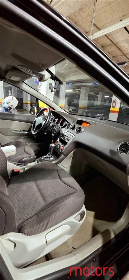 2010' Peugeot 308 photo #2